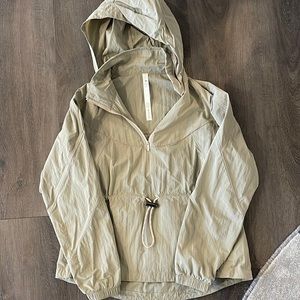 Size 4 lululemon nylon pullover